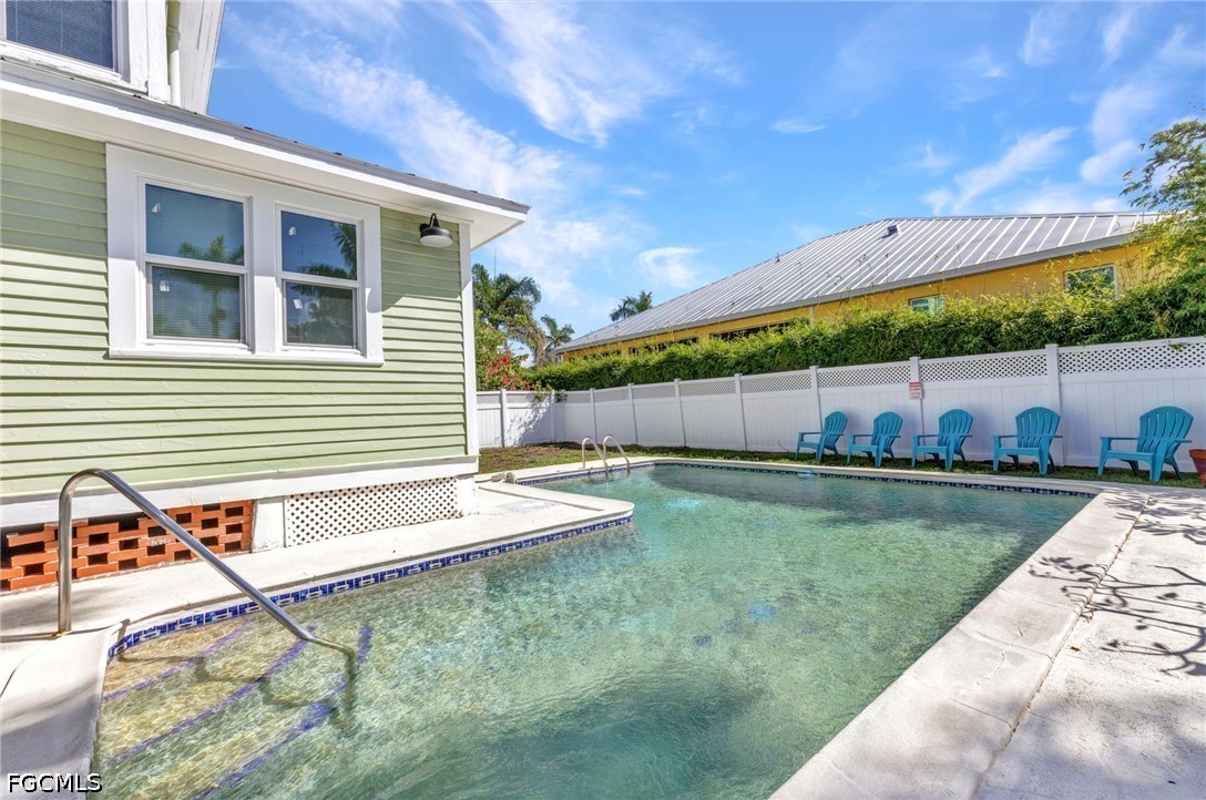 415 W Marion Avenue