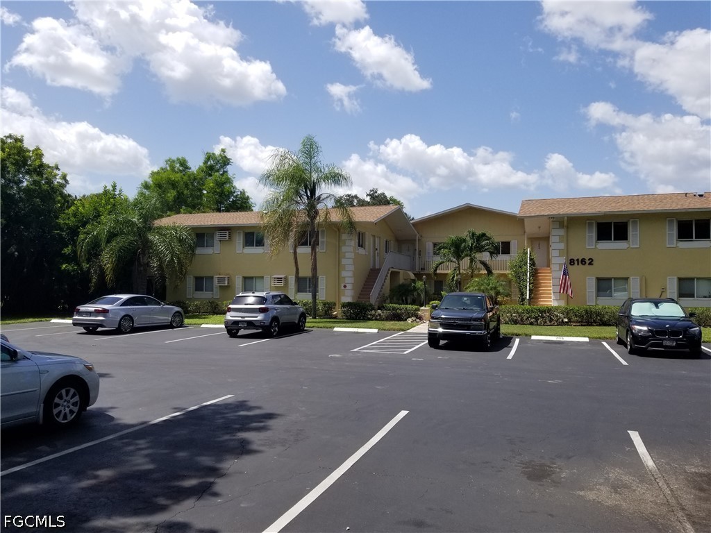 8162 Country Road, Apt 201