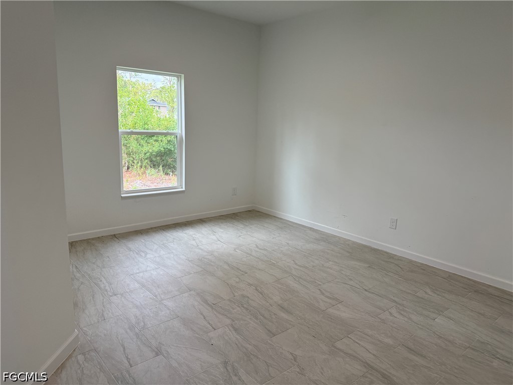 1103 W 10th Street