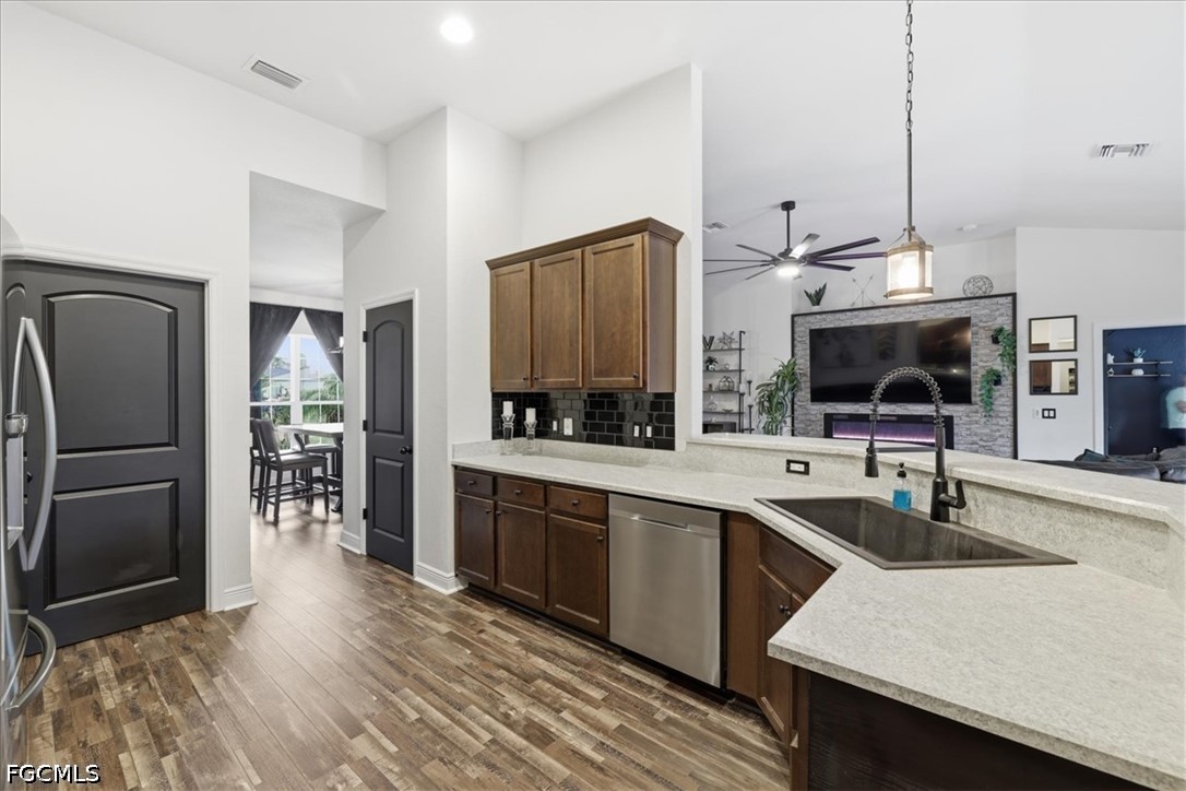 4122 NE 20th Court