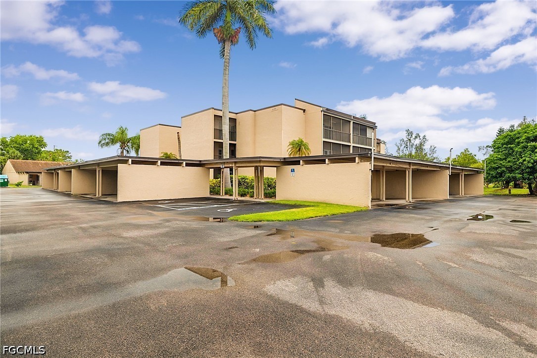 3150  Shorewood Lane, Apartment 206