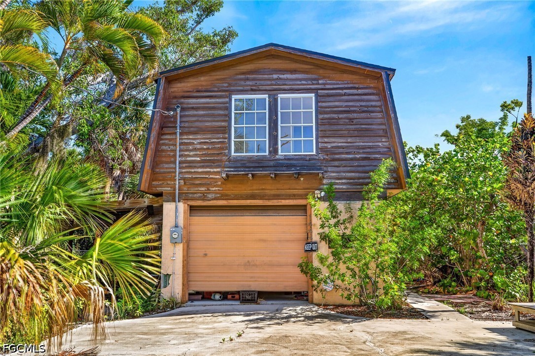 1446  Periwinkle Way