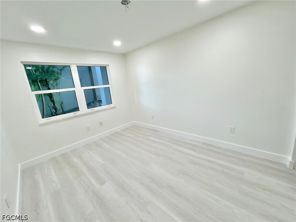 1740 Pine Valley Drive, Apt 113