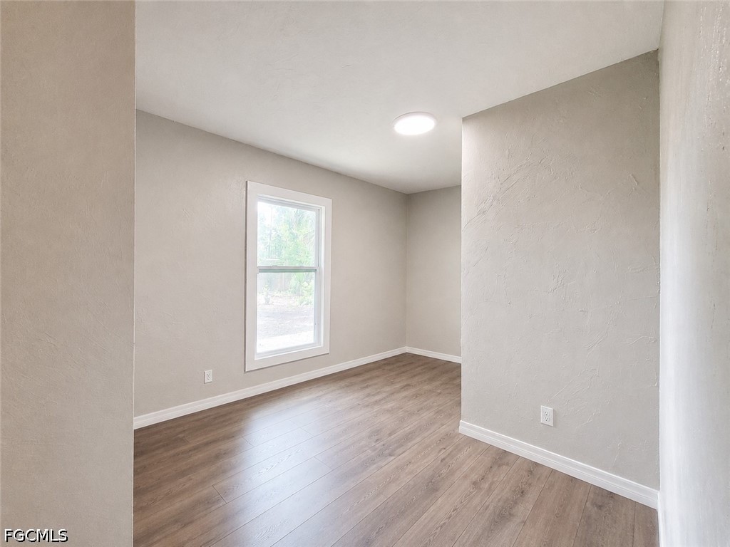 2524 NE 5th Place