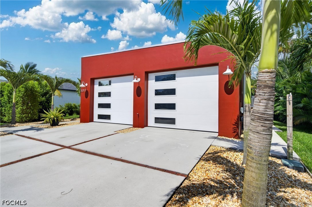 5217 SW 24th Place