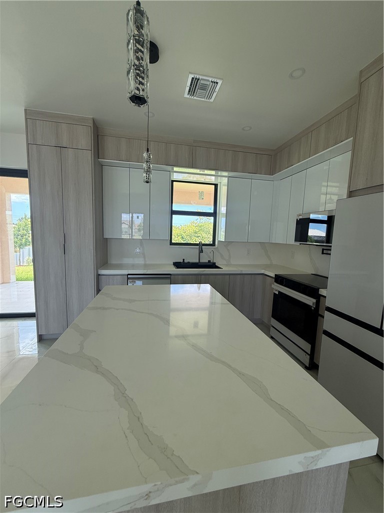 124 SE 2nd Avenue
