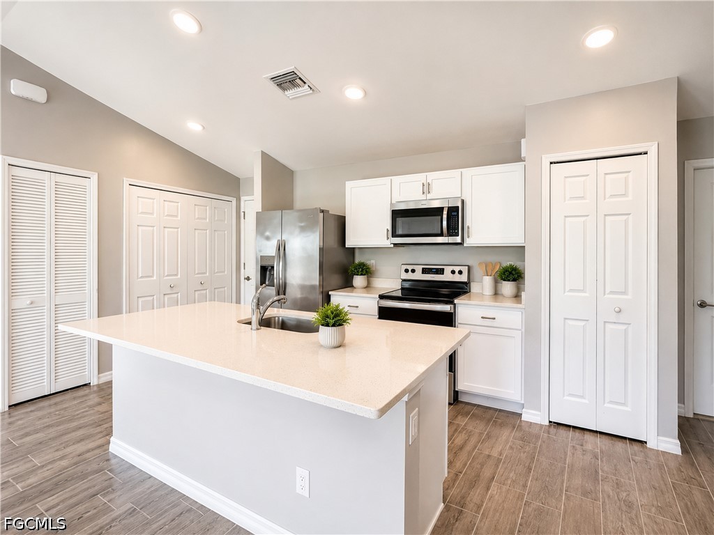 2728 NE 5th Place