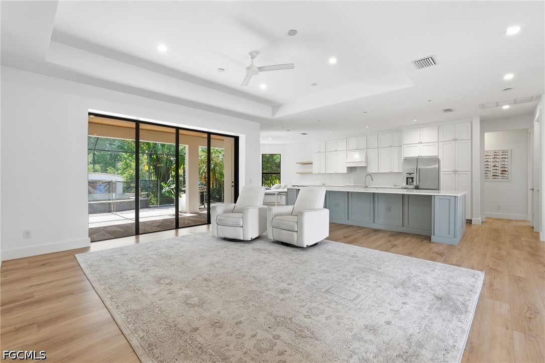 28360 Del Lago Way