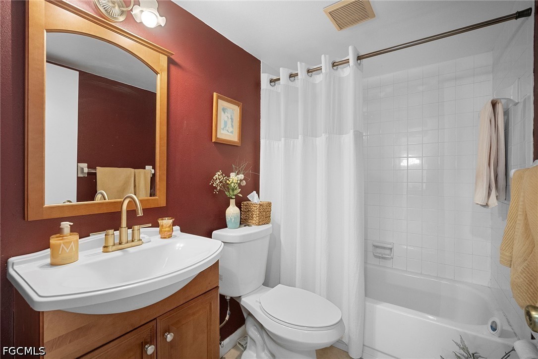 5272  Cedarbend Drive, Apt 1