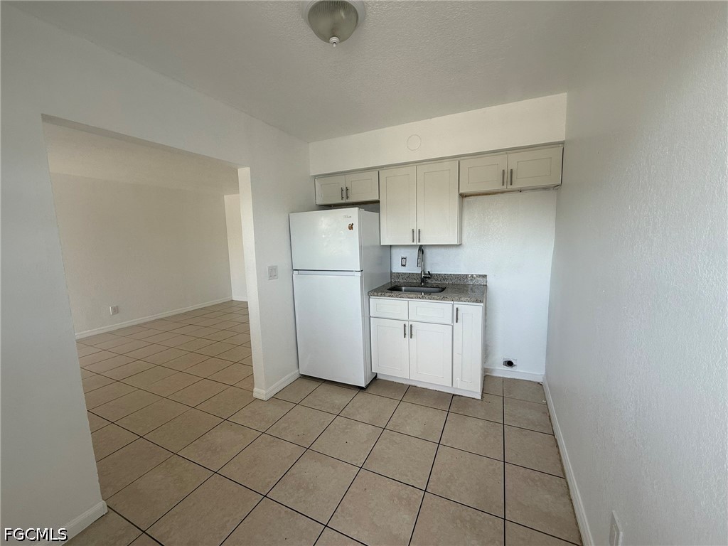 2452  Stella Street, Apt 101