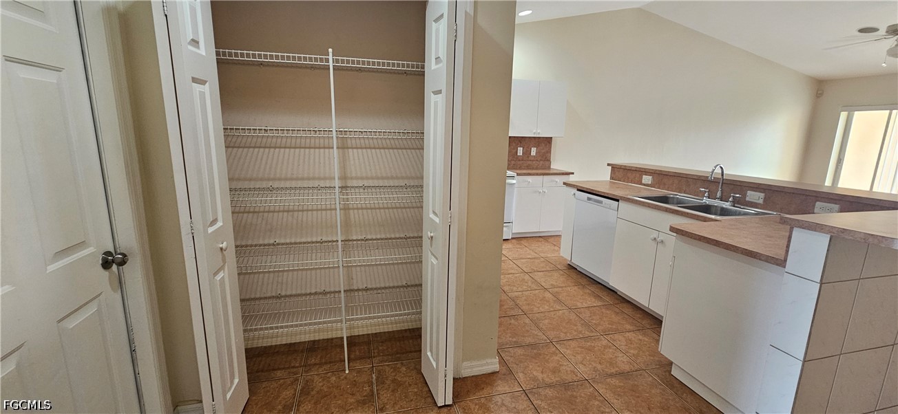 3007 SW Santa Barbara Place
