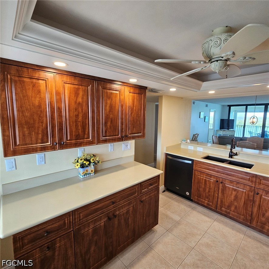 4253 Bay Beach Lane, Apt C6