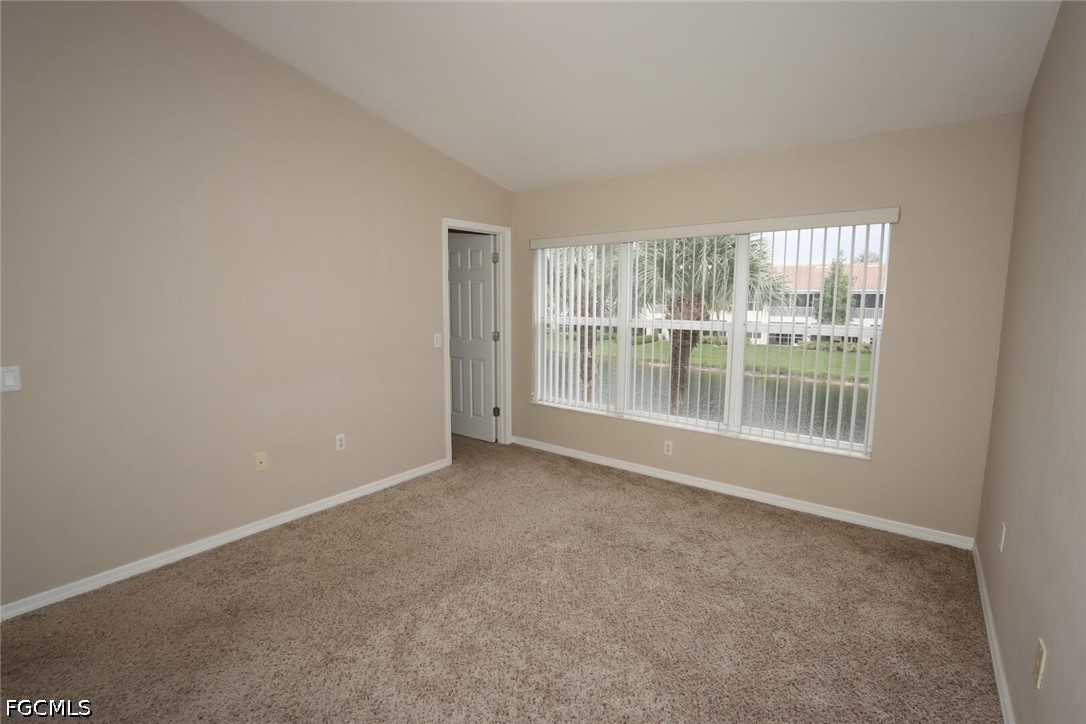 1172  Oxford Lane, Apt 27