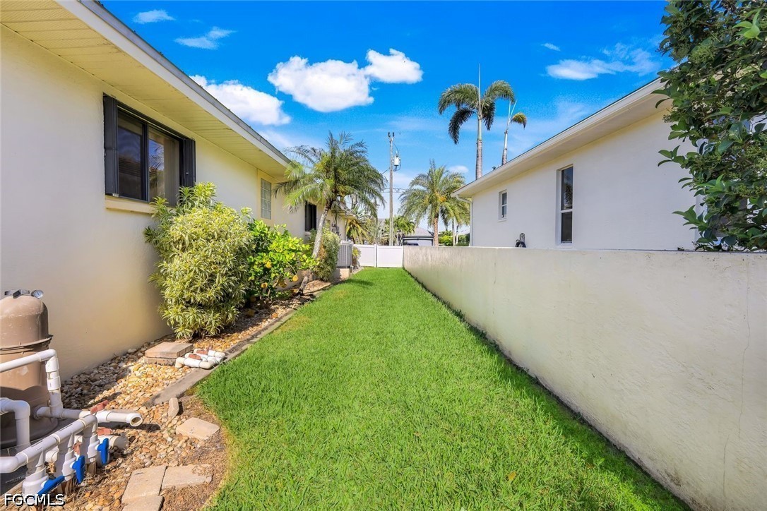 2556 SW 28th Place