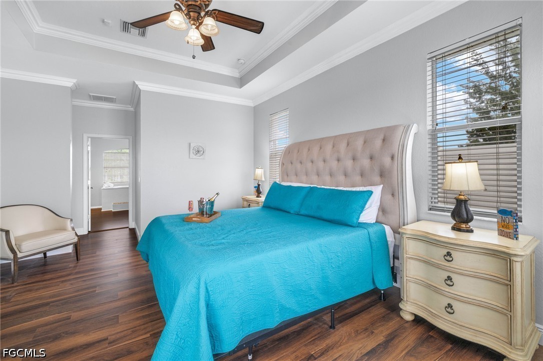 1049 NW 38th Place