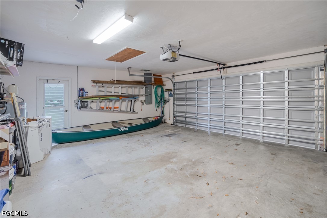105 SW 39th Place