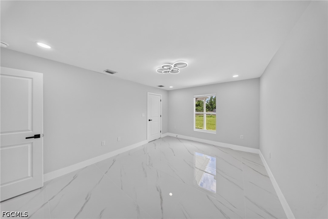 948  Candlelight Drive