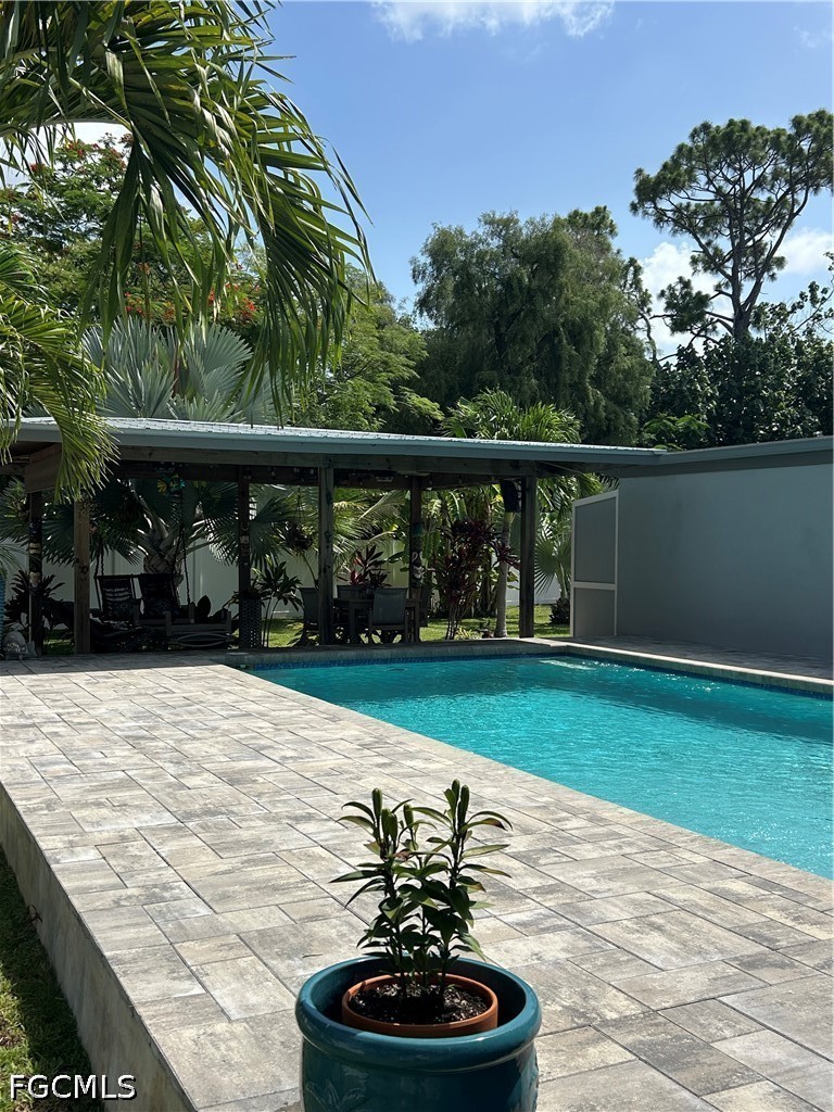 1343 Woodmere Lane