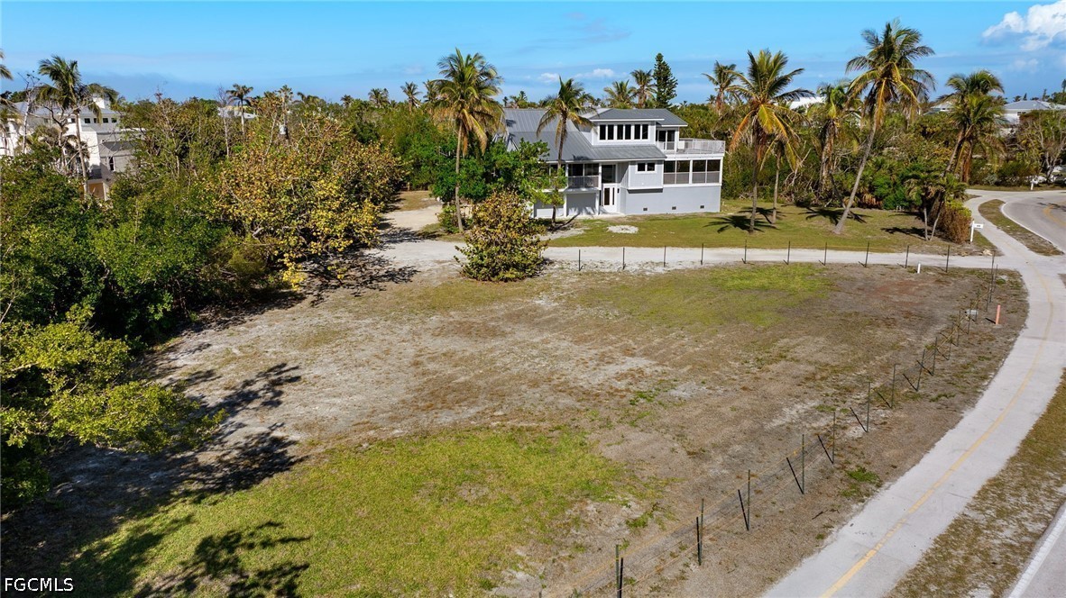 466 E Gulf Drive