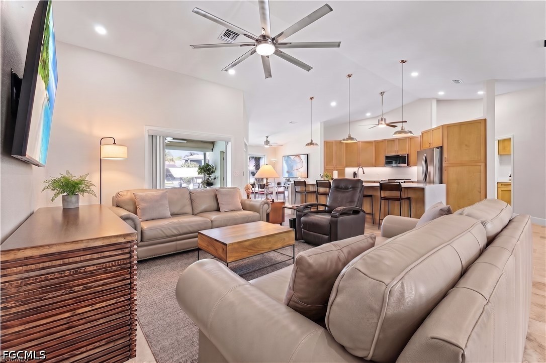 2207 SW 52nd Street