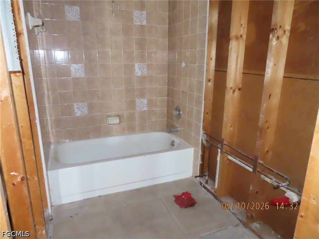 6012  Timberwood Circle, Apt 212