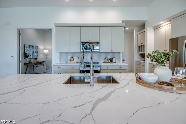 3935 SW 17th Place