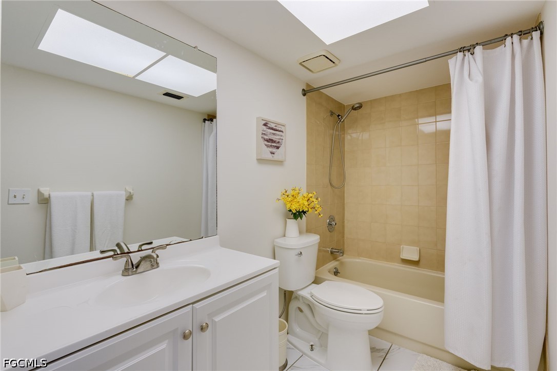 511 SE 43rd Street, Apt 203