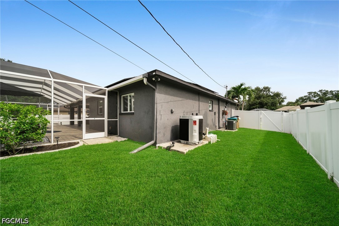 636 SW 10th Street
