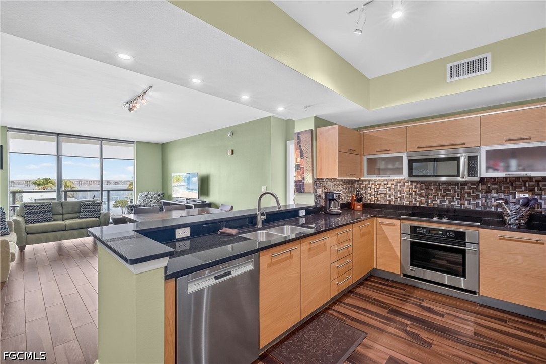 3000 Oasis Grand Boulevard, Apt 505
