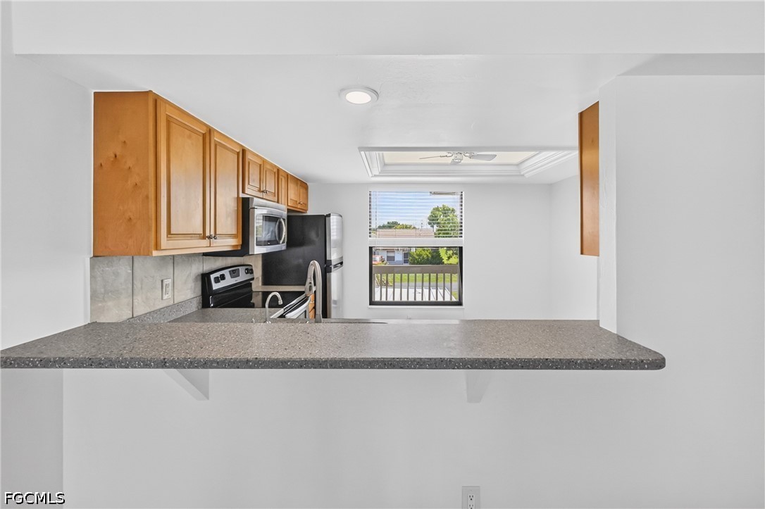 4708 SW 8th Place, Apt 201