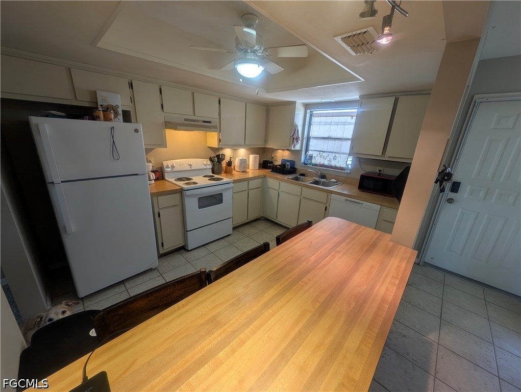 3720 SE 10th Avenue, Apt 201