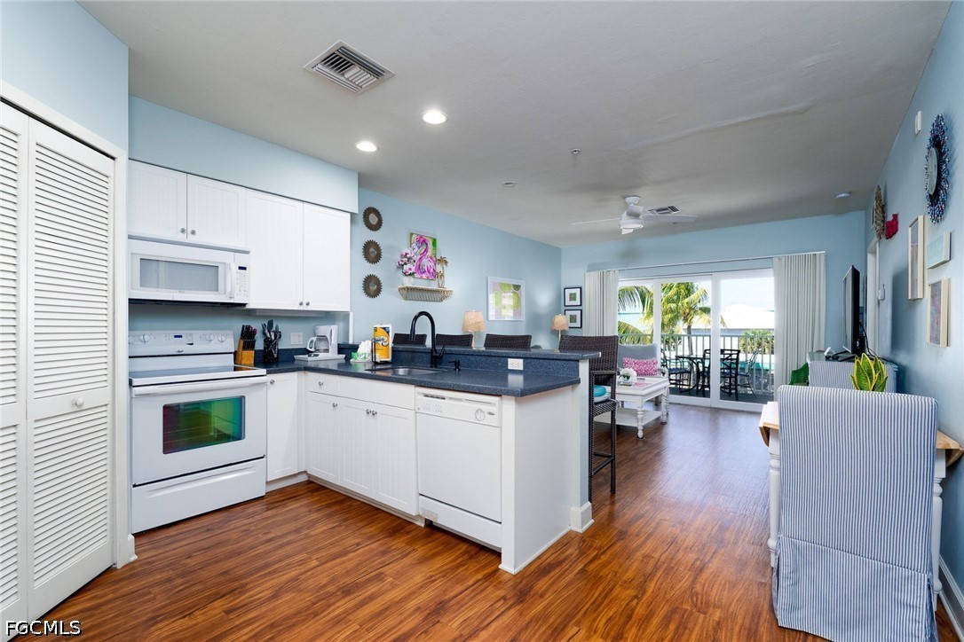450 Old San Carlos Boulevard, Apt 303