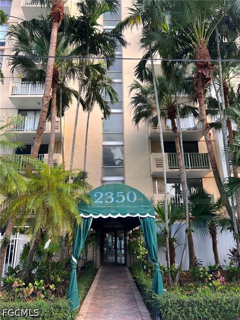 2350 NE 135th Street, Apt 209