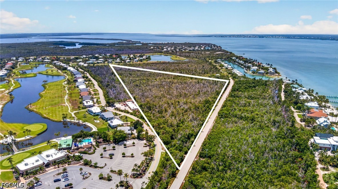   Bay Drive