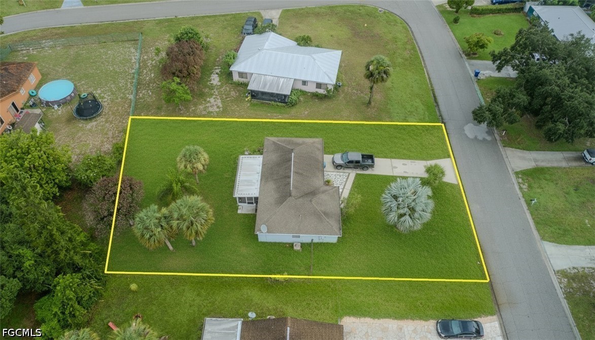 4016 E Sunflower Circle