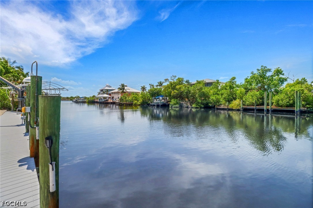 5251-5253 Serenity Cove