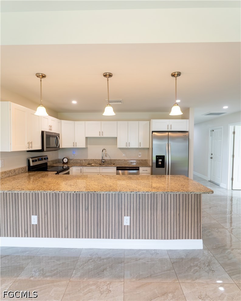 941  Jaguar Boulevard