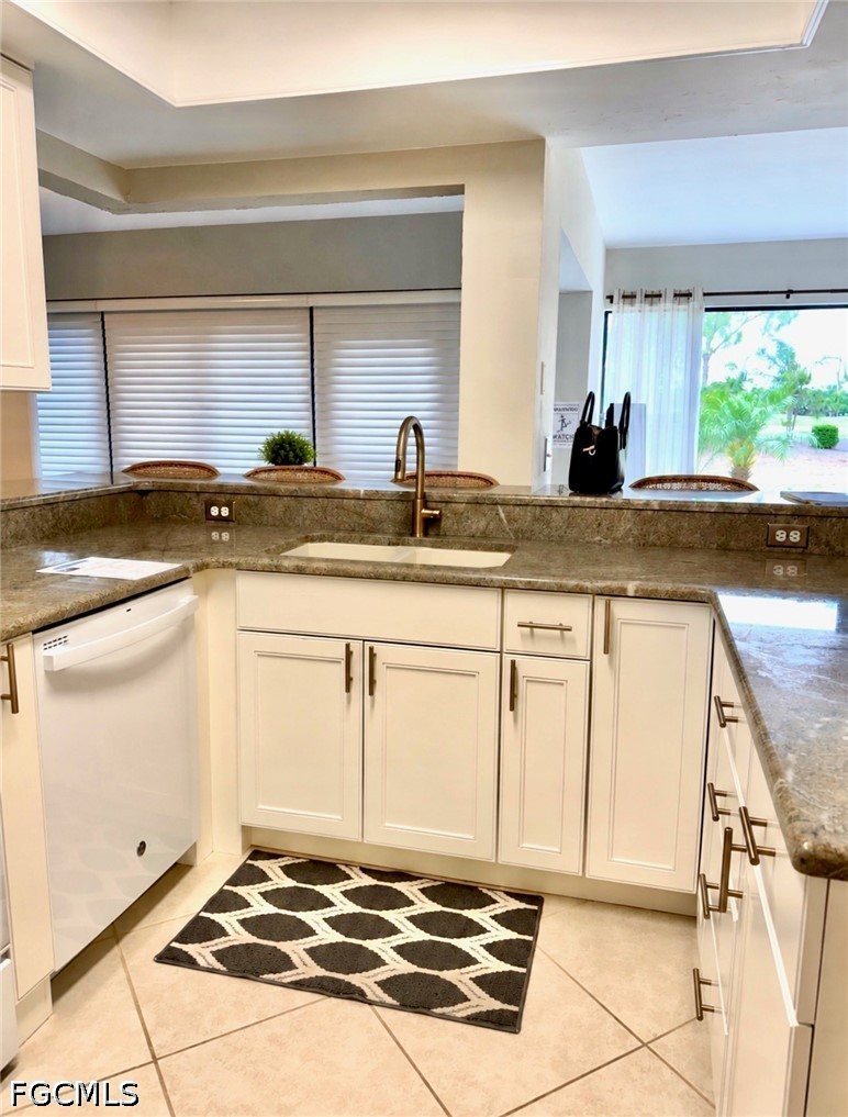 5765 Trailwinds Drive, Apt 111