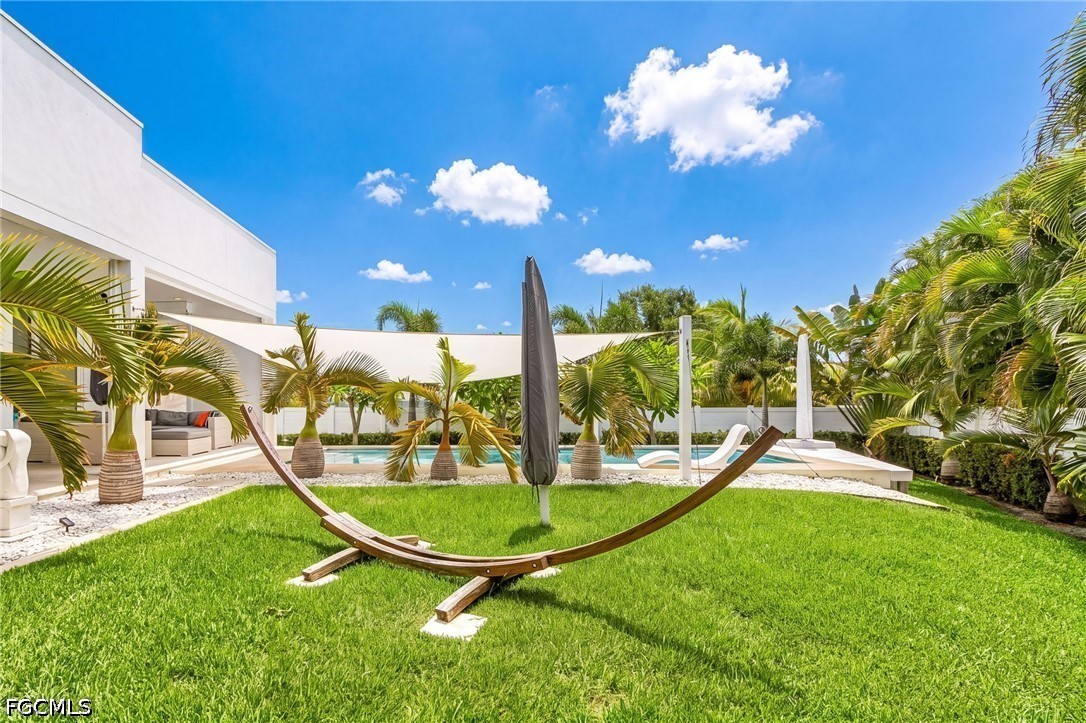 914 Dolphin Drive