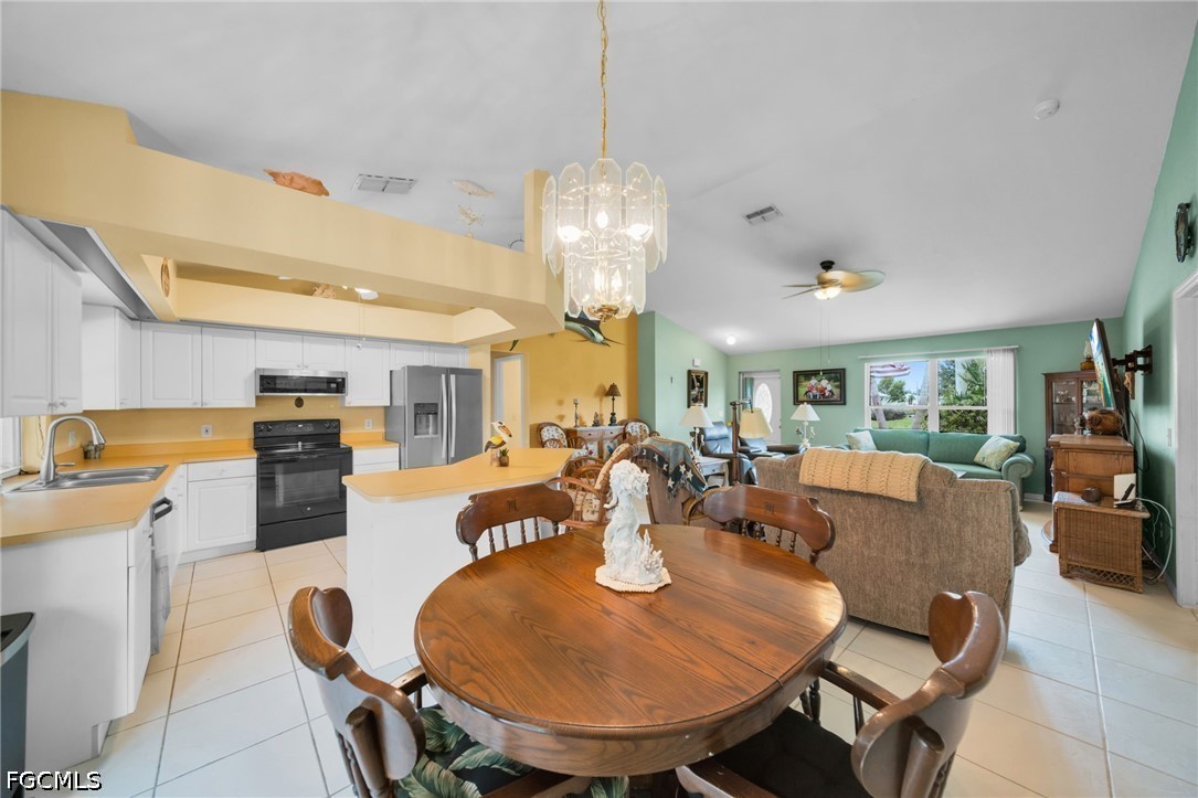 813 SW 11th Place