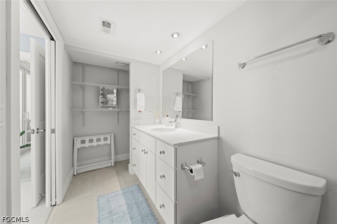 250 Estero Boulevard, Apt 302