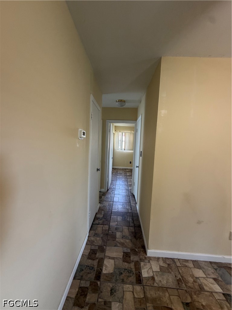 428 W Alverdez Avenue