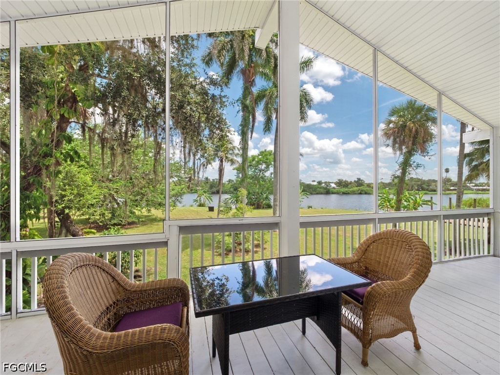 19481/483 S River Road