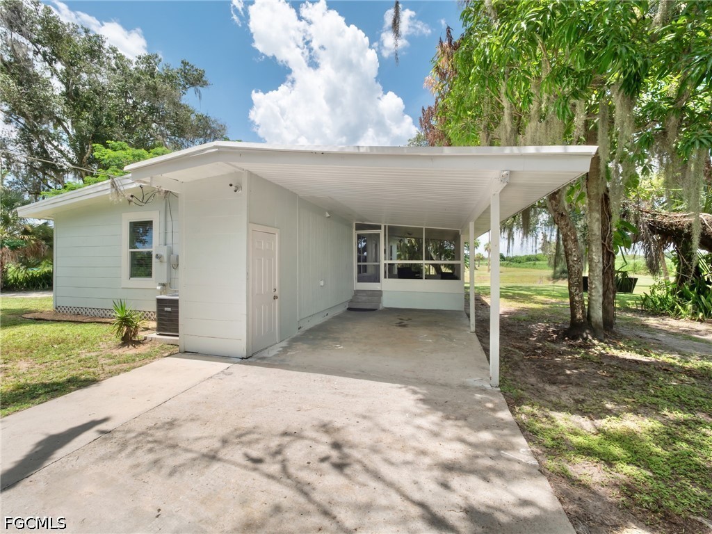 19481/483 S River Road