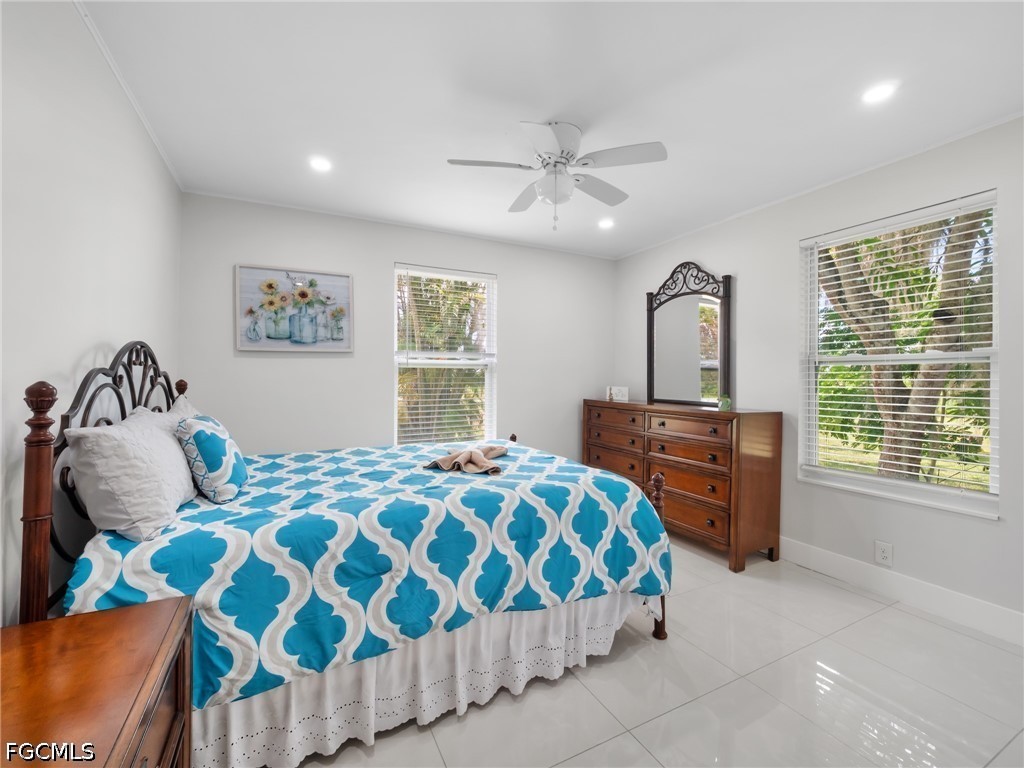 19481/483 S River Road