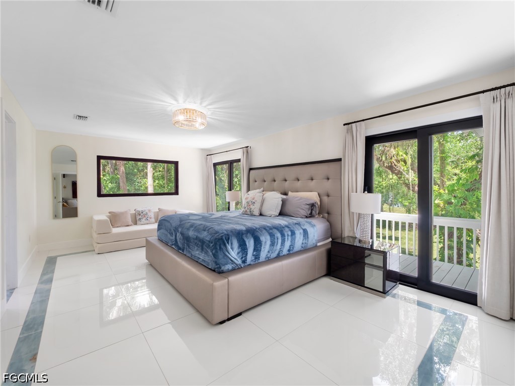 19481/483 S River Road