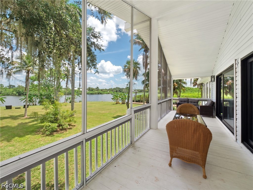 19481/483 S River Road