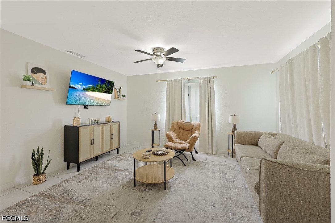 523/525 SE Van Loon Terrace