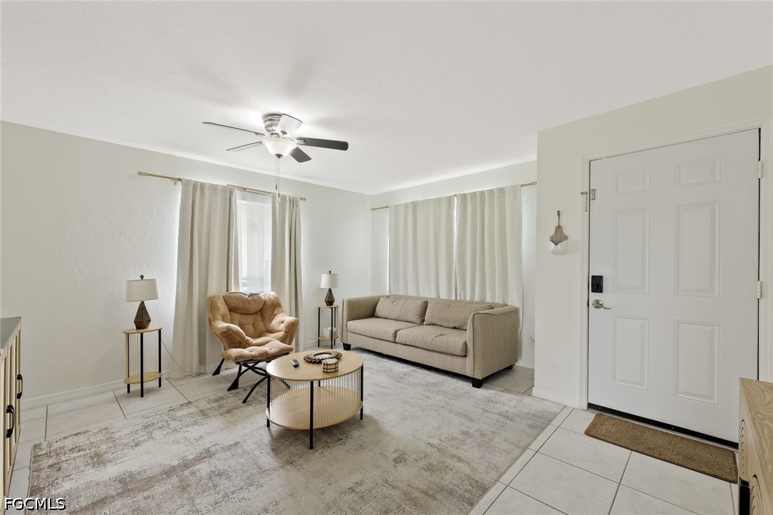 523/525 SE Van Loon Terrace