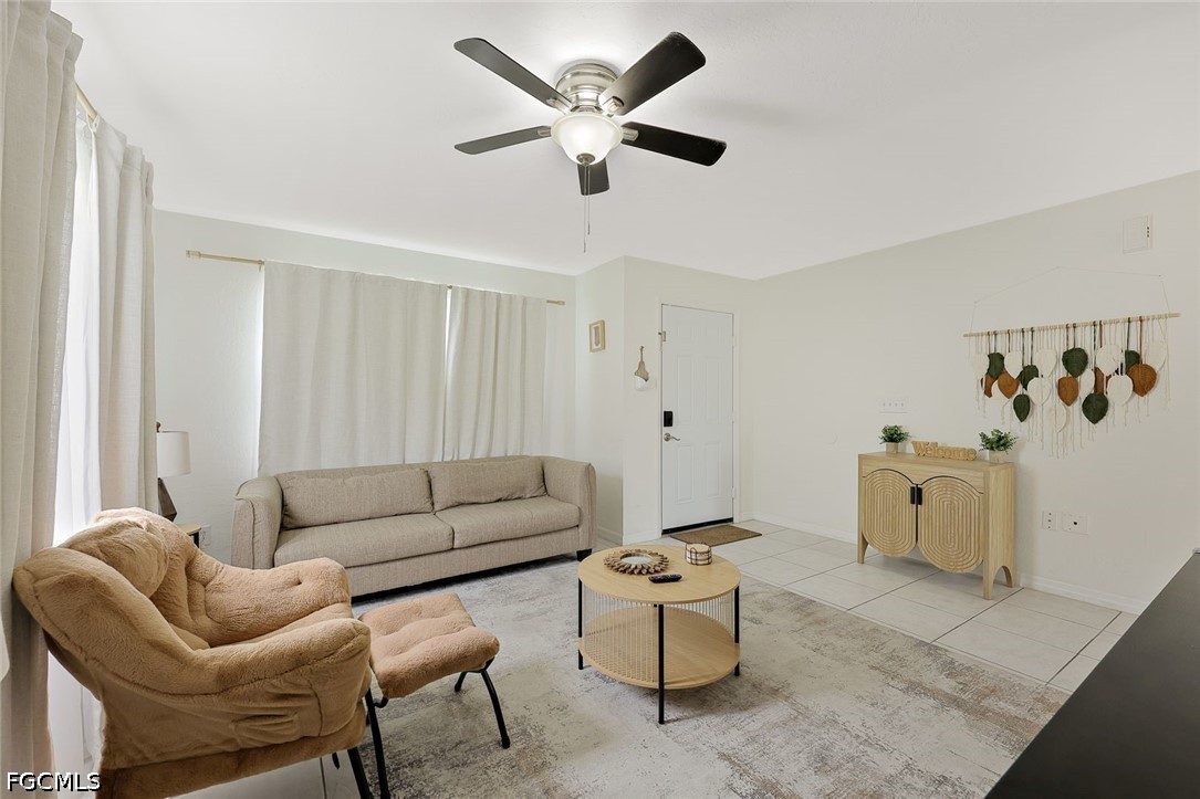 523/525 SE Van Loon Terrace